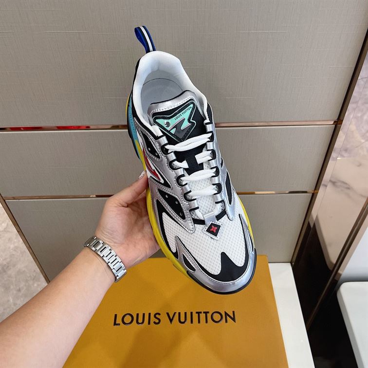 LOUIS VUITTON RUNNER TATIC SNEAKER - LVS025