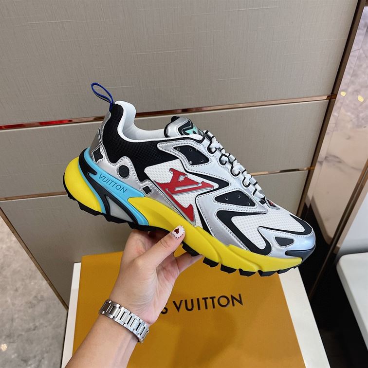 LOUIS VUITTON RUNNER TATIC SNEAKER - LVS025