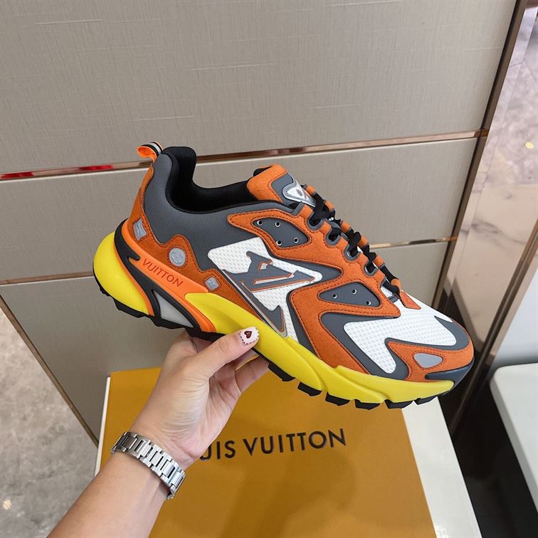 LOUIS VUITTON RUNNER TATIC SNEAKER - LVS027