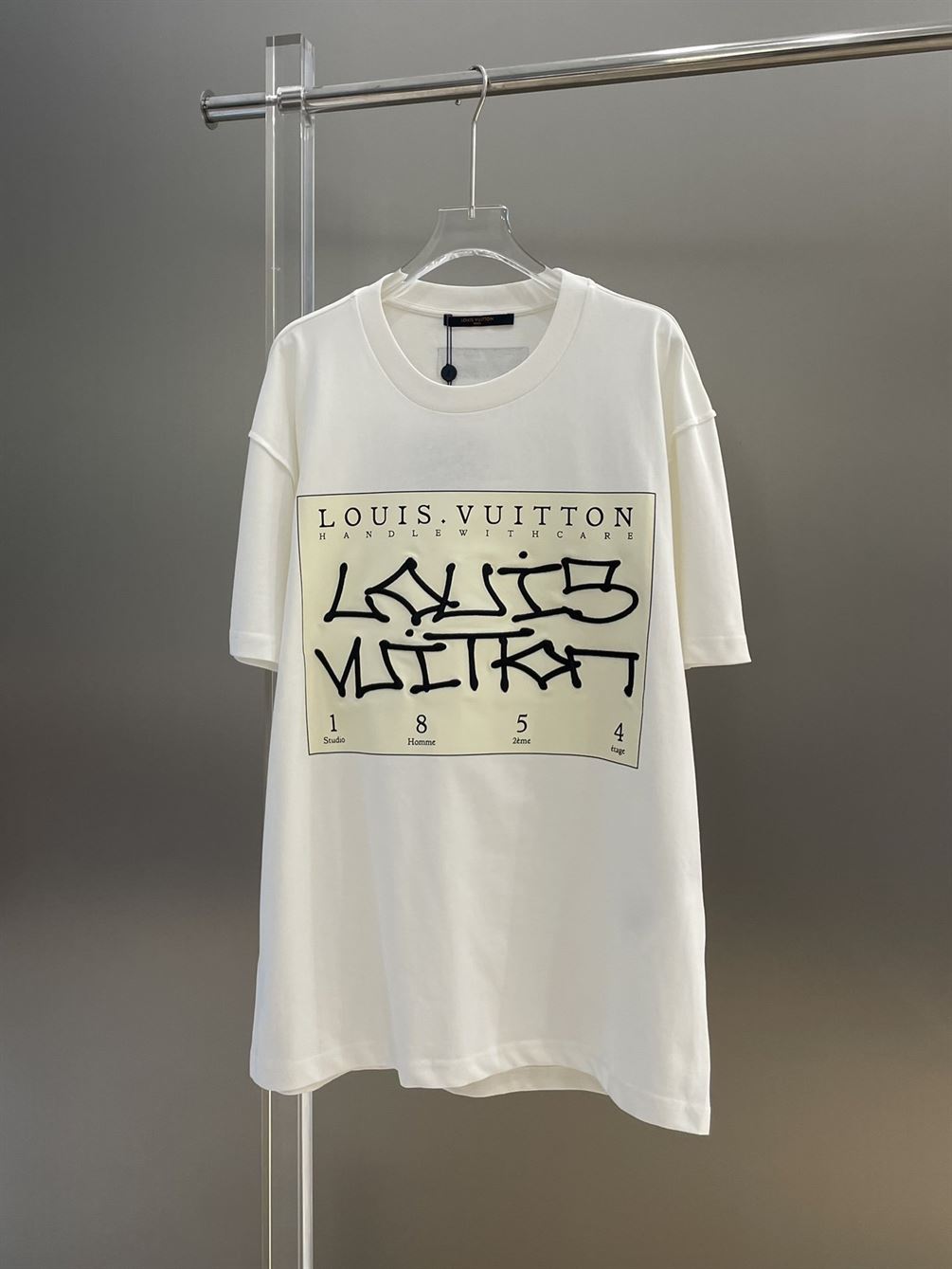 LOUIS VUITTON SIGNATURE PRINT T-SHIRT - LVTS046