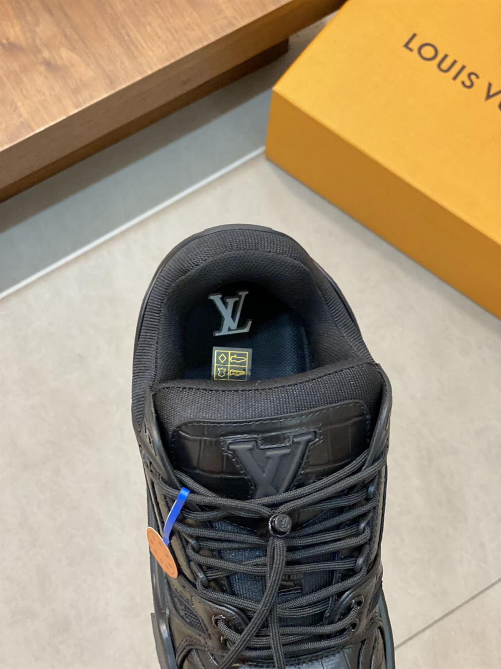 LOUIS VUITTON SS24 SNEAKER - LVS162
