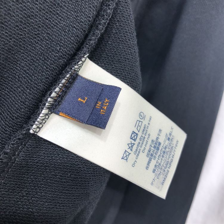 LOUIS VUITTON SWEATSHIRT - LVH011