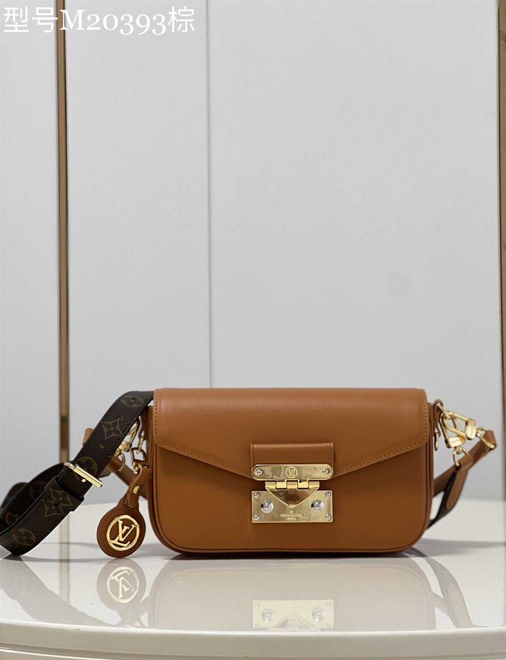 LOUIS VUITTON SWING BAG Brown