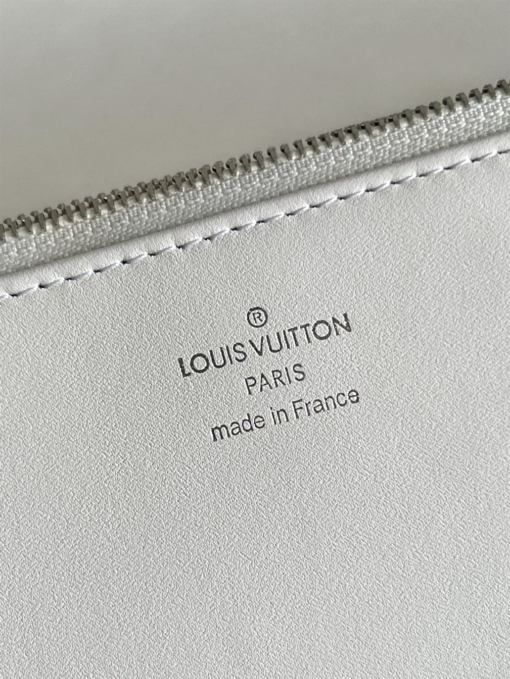 LOUIS VUITTON SWING BAG White