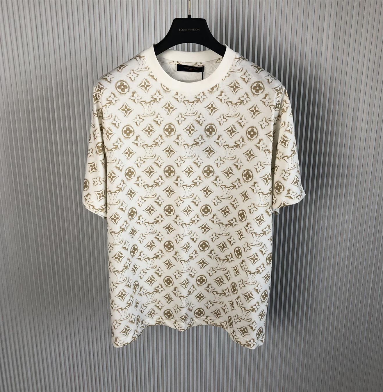 LOUIS VUITTON T-SHIRT - LVTS065