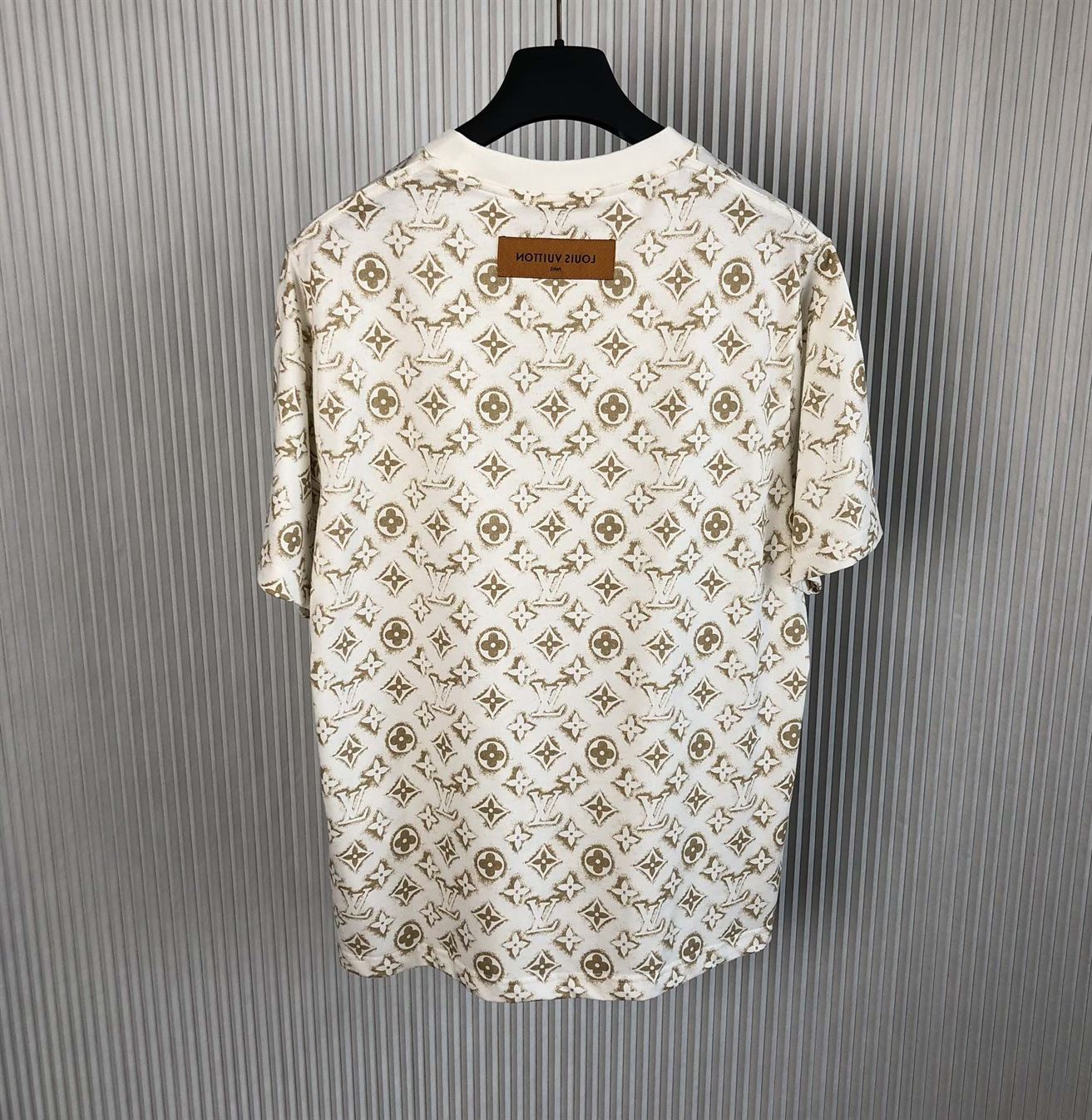 LOUIS VUITTON T-SHIRT - LVTS065
