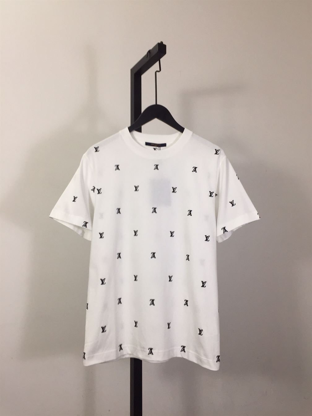 LOUIS VUITTON T-SHIRT - LVTS067