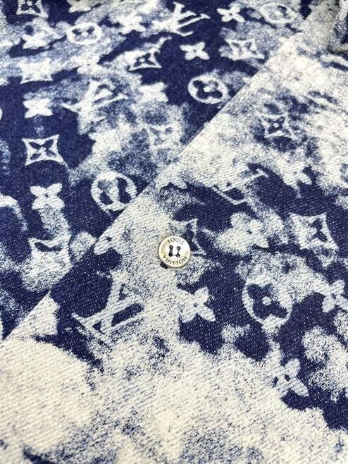 LOUIS VUITTON TAPESTRY MONOGRAM - LVTS050