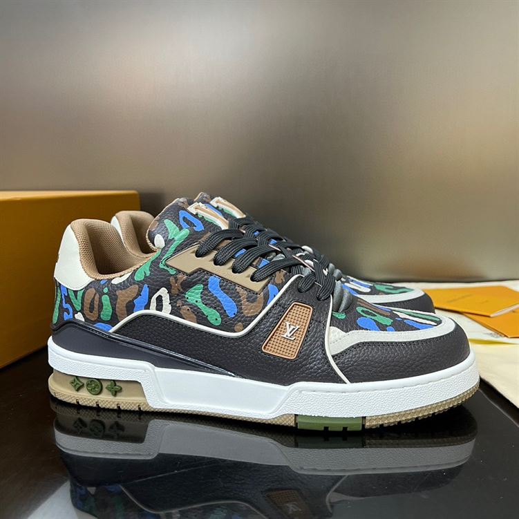 LOUIS VUITTON TRAINER SNEAKER IN KHAKI - LVS145
