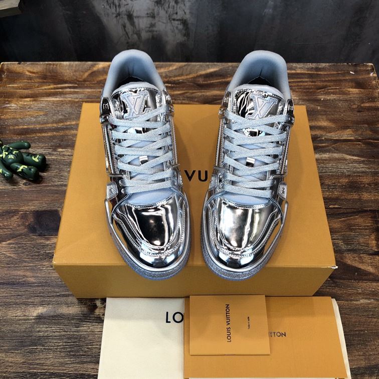 LOUIS VUITTON TRAINER SNEAKERS IN SILVER METALLIC CANVAS - LVS035