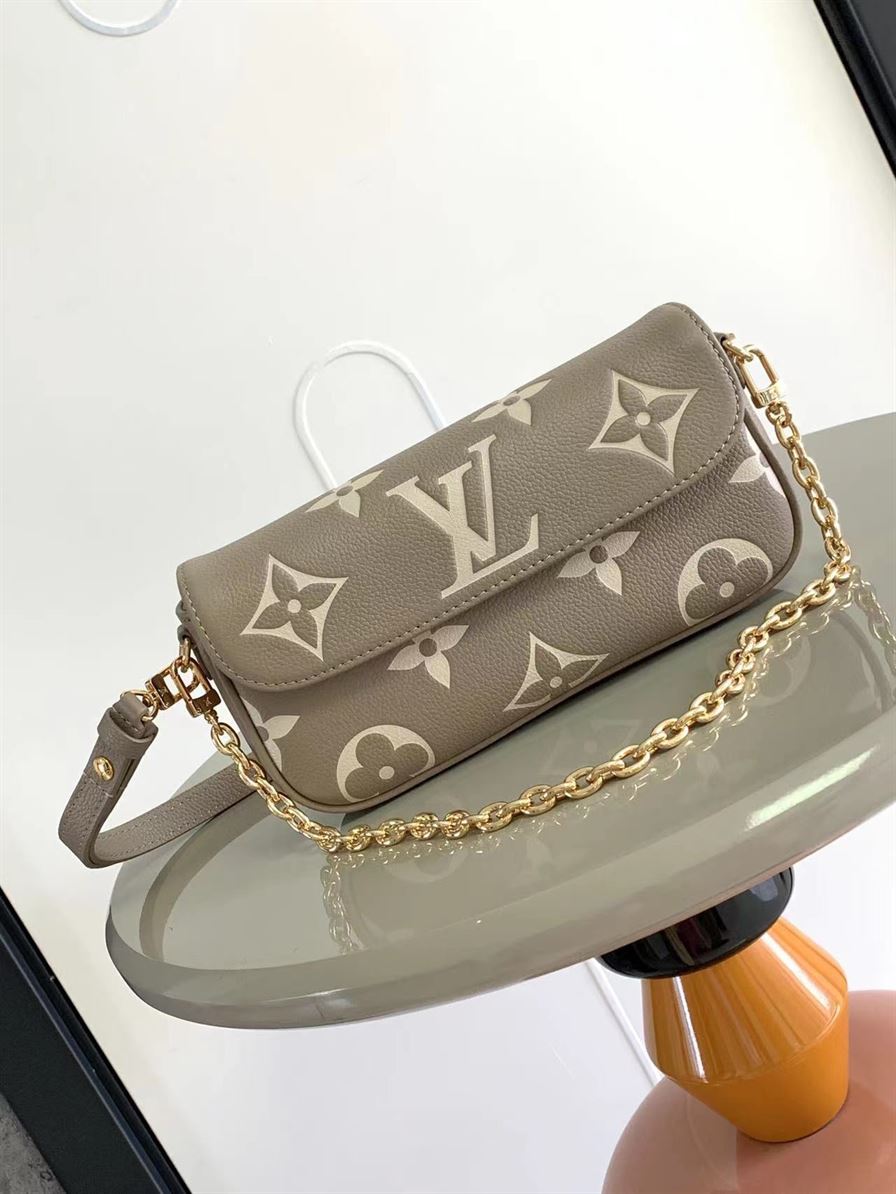 LOUIS VUITTON WALLET ON CHAIN IVY BICOLOR