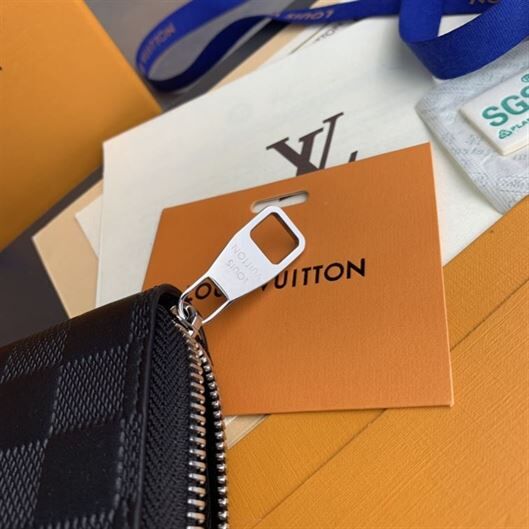 LOUIS VUITTON ZIPPY WALLET VERTICAL DAMIER