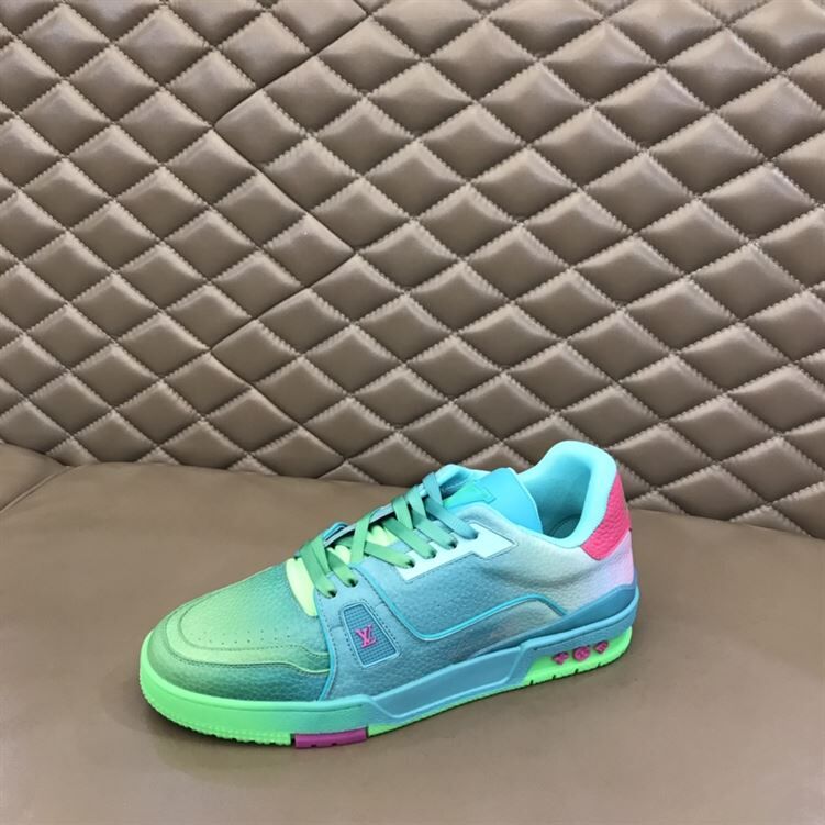 LOUIS VUITTTON TRAINER SNEAKERS IN GREEN GRAINED CALF LEATHER - LVS002