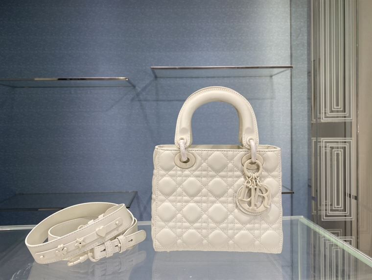 MEDIUM ULTRAMATTE LADY DIOR BAG LATTE