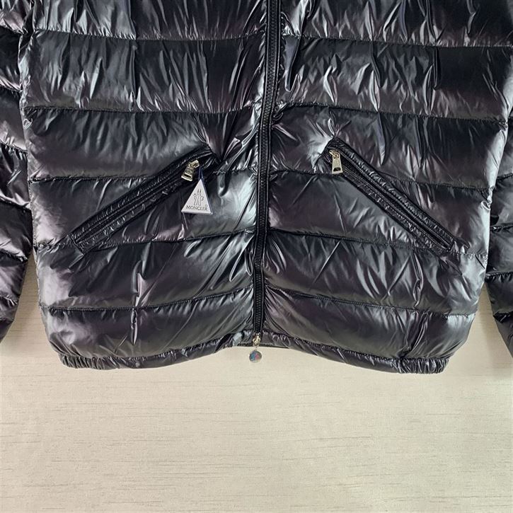 MONCLER ACORUS SHORT DOWN JACKET - MC106
