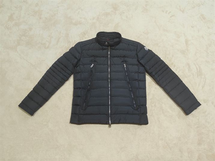 MONCLER AMIOT SHORT DOWN JACKET BLACK - MC091