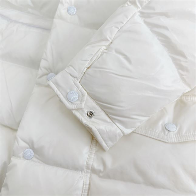 MONCLER CHIABLESE LONG PARKA JACKET IN WHITE - MC051