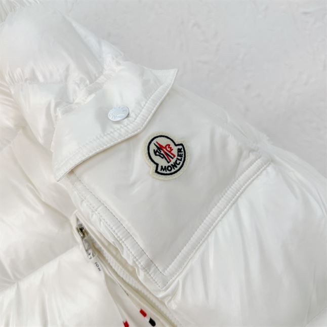 MONCLER CHIABLESE LONG PARKA JACKET IN WHITE - MC051