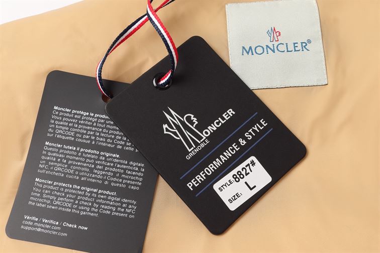 MONCLER COAT - MC107