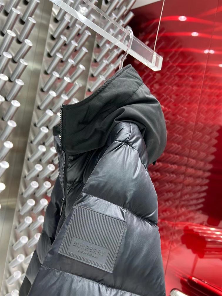 MONCLER COAT - MC132