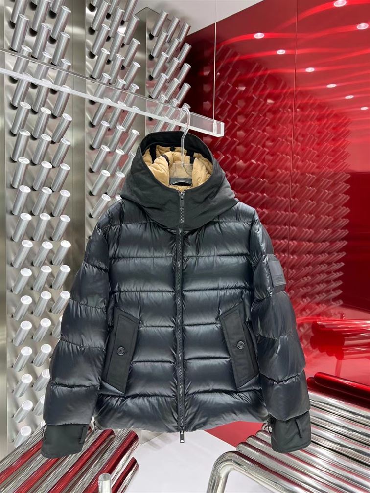 MONCLER COAT - MC132