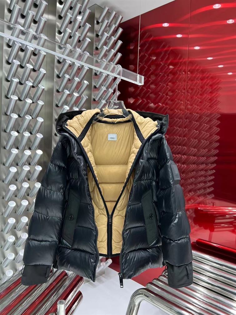MONCLER COAT - MC132