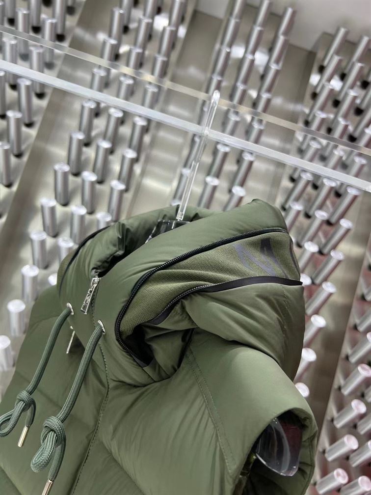 MONCLER DOWN GILET - MC131