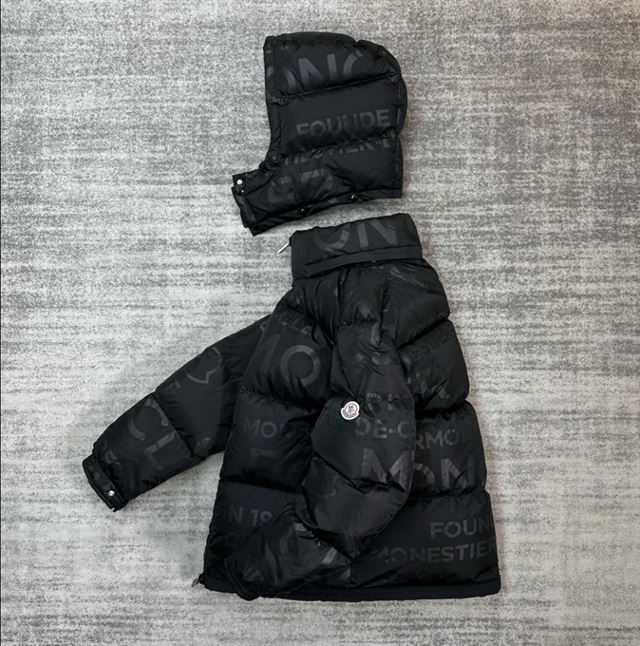 MONCLER DOWN JACKET - MC023