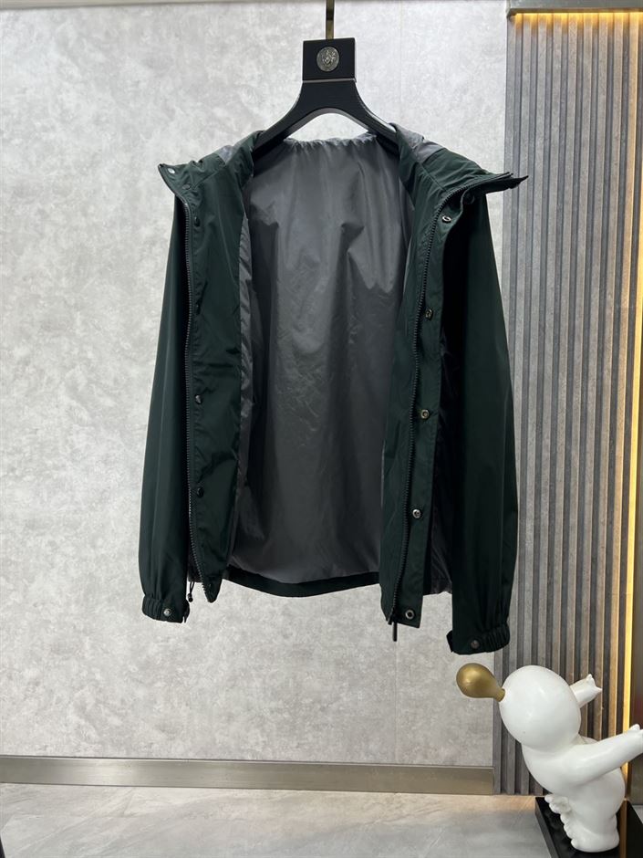 MONCLER GUIERS RAIN JACKET - MC101