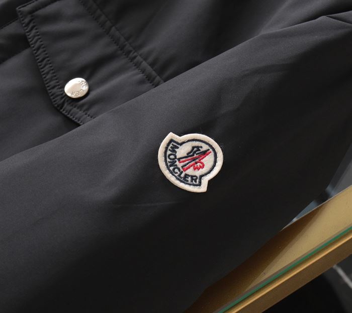 MONCLER LOZERE SHORT DOWN JACKET - MC094