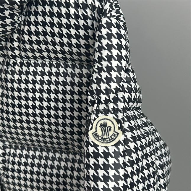 MONCLER SOCOTRINE SHORT DOWN JACKET - MC057