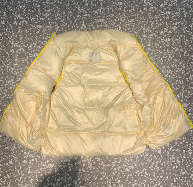 MONCLER YELLOW SUMIDO VEST - MC020