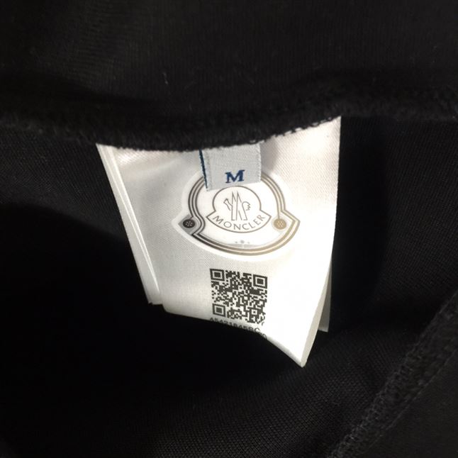 MONCLER ZIPPED SWEATSHIRT - MC068