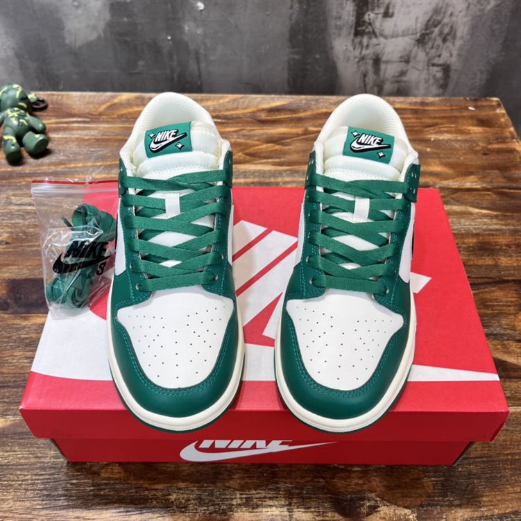 NIKE DUNK LOW SE LOTTERY PACK - NSN022
