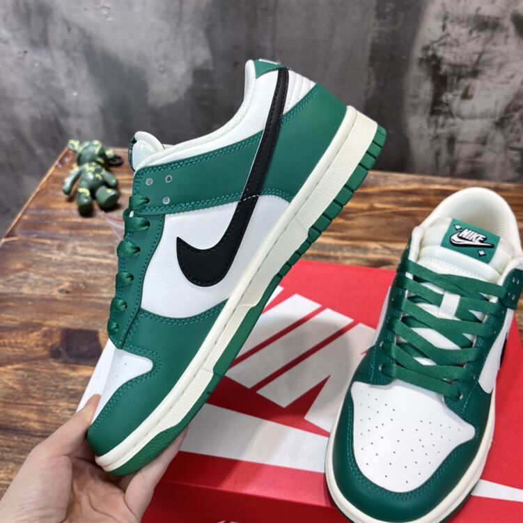 NIKE DUNK LOW SE LOTTERY PACK - NSN022