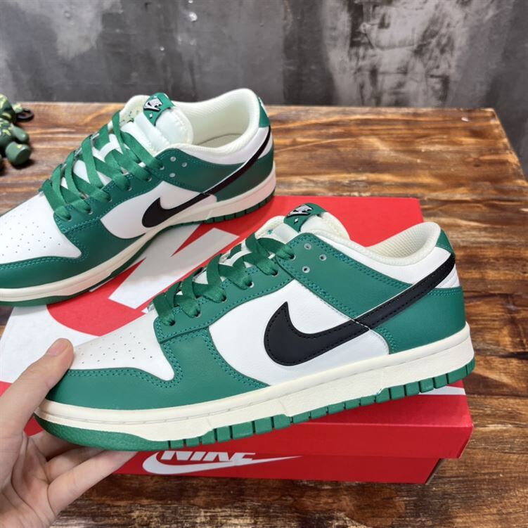NIKE DUNK LOW SE LOTTERY PACK - NSN022