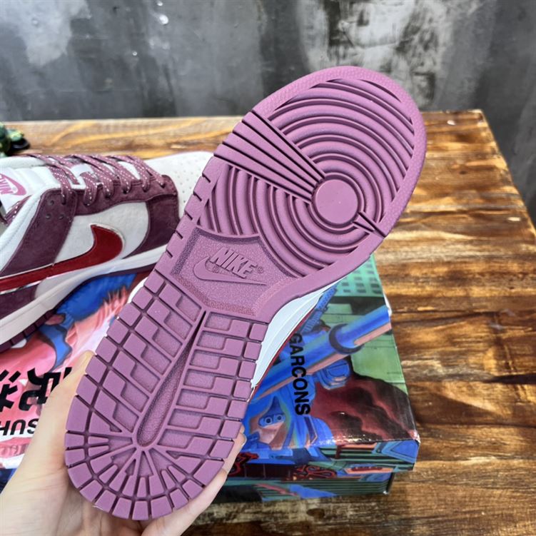 NIKE SB DUNK LOW SNEAKER - NSN007