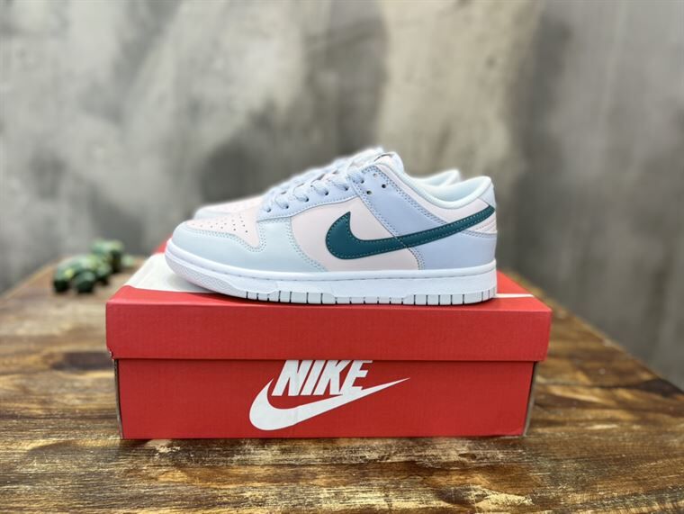 NIKE SB DUNK LOW SNEAKER - NSN013