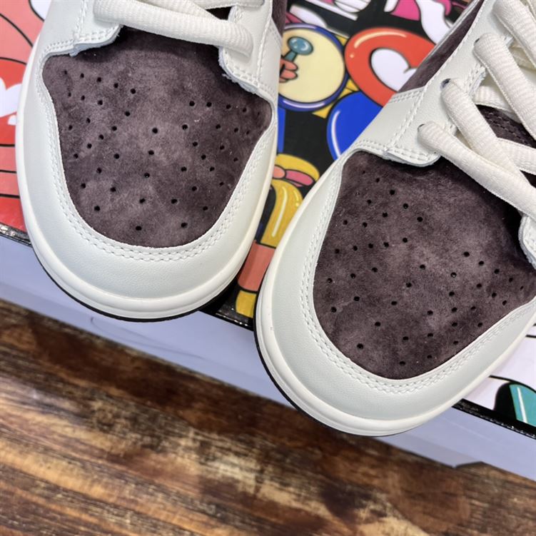 NIKE SB DUNK LOW SNEAKER - NSN017