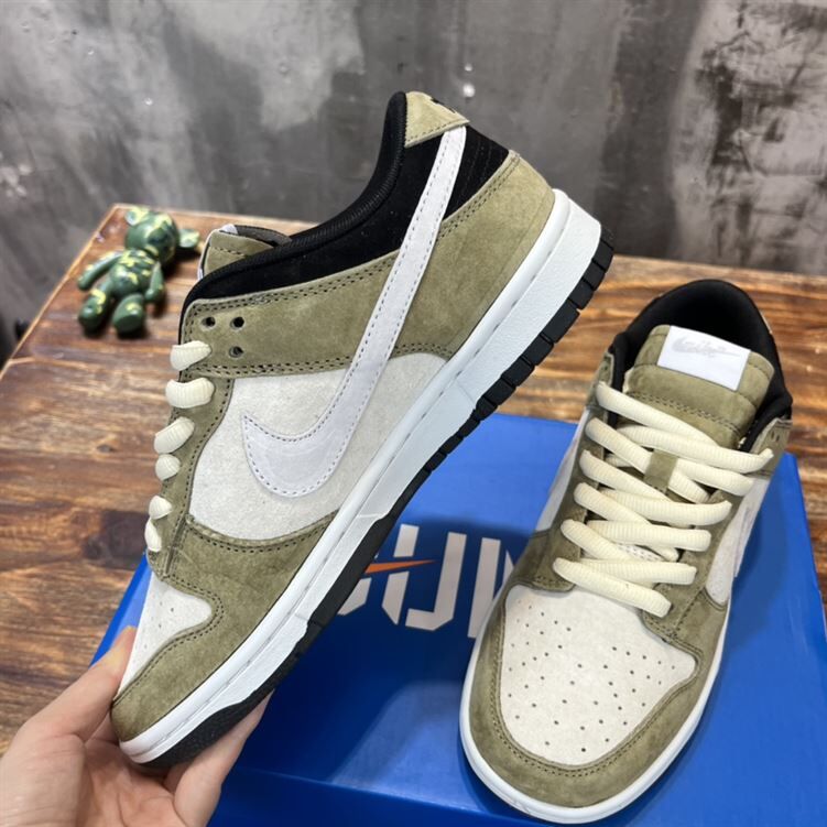 NIKE SB DUNK LOW SNEAKER - NSN019