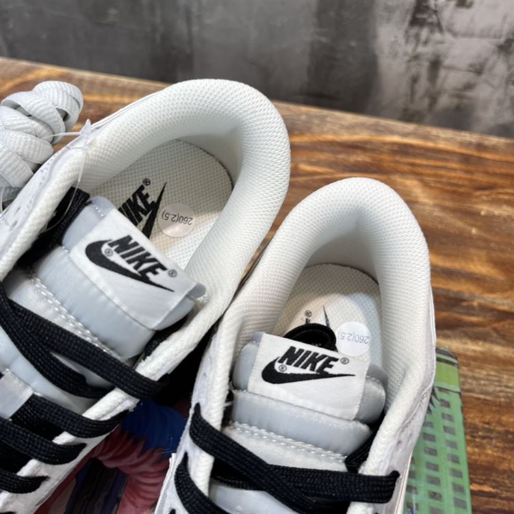 NIKE SB DUNK LOW SNEAKER - NSN023