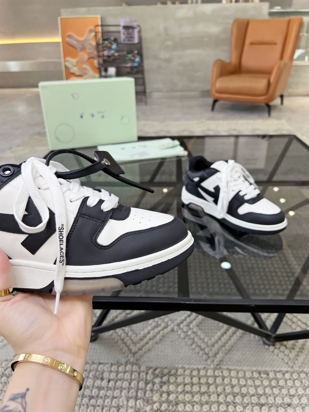 OFF-WHITE OUT OF OFFICE BLACK WHITE SNEAKER - OFW015