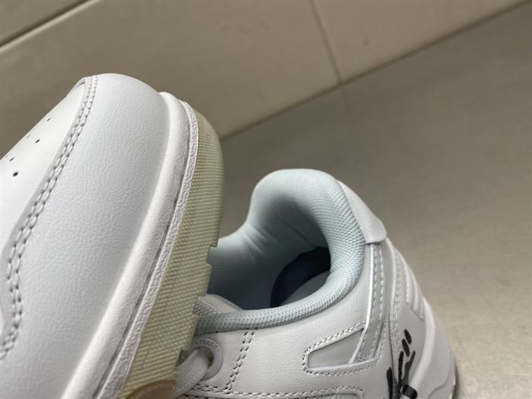 OFF-WHITE OUT OFF OFFICE FOR WALKING - OFW020