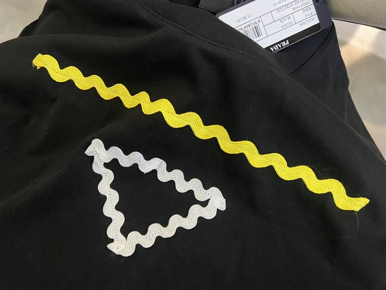 PRADA COTTON T-SHIRT BLACK - PT005