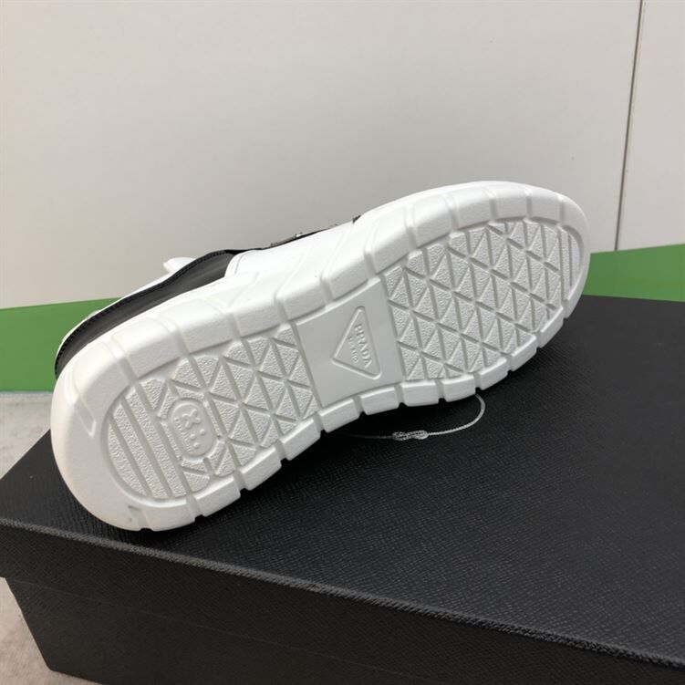 PRADA LEATHER SNEAKERS - PRS016