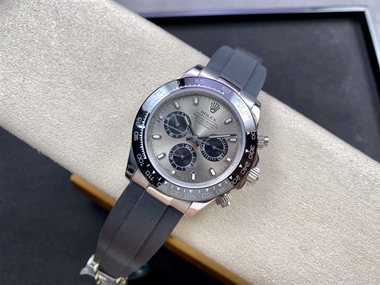 ROLEX OYSTER PERPETUAL SUPERLATIVE CHRONOMETER OFFICIALLY CERTIFIED