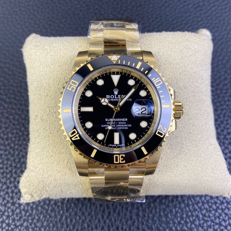 ROLEX SUBMARINER DATE WATCH