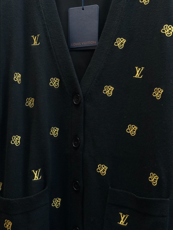 Louis Vuitton 'LV' Black Coat - LVC048