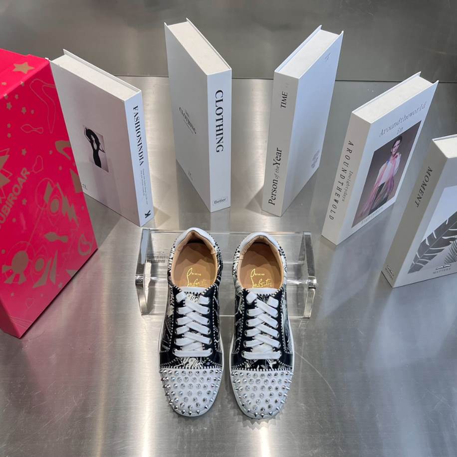 Christian Louboutin Casual Rivet Low Top Spikes Flats Sneaker - CLS045