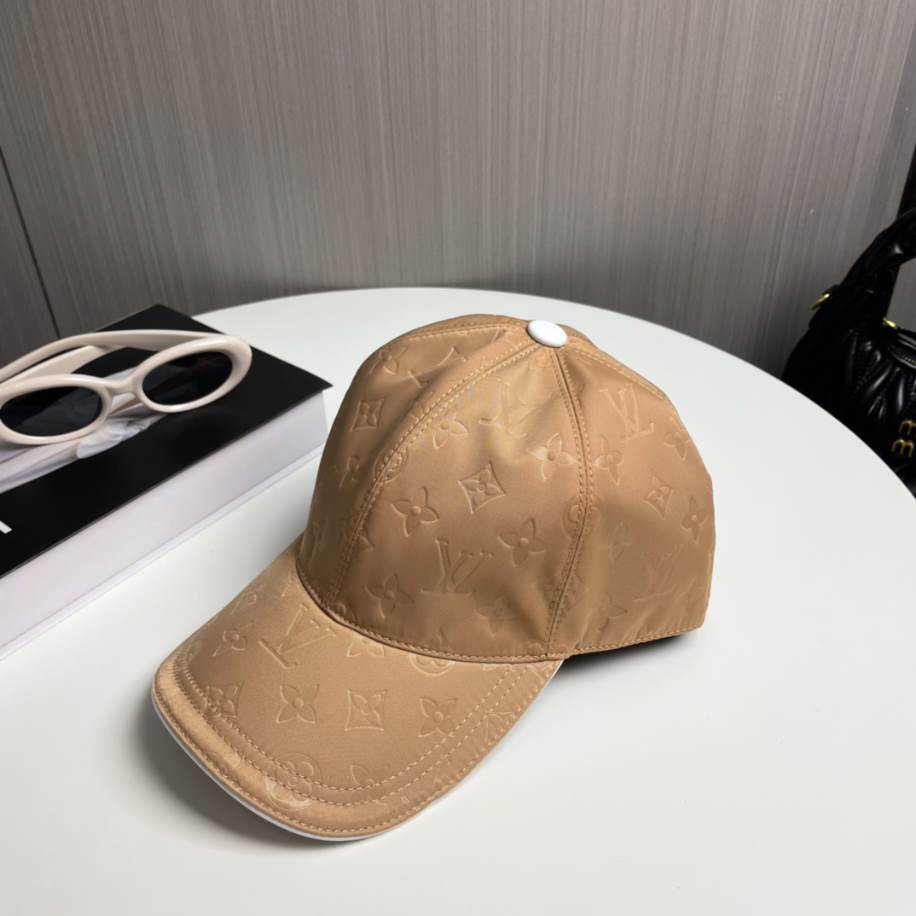 Louis Vuitton Baseball Beige Logo LV Hats - LVC008